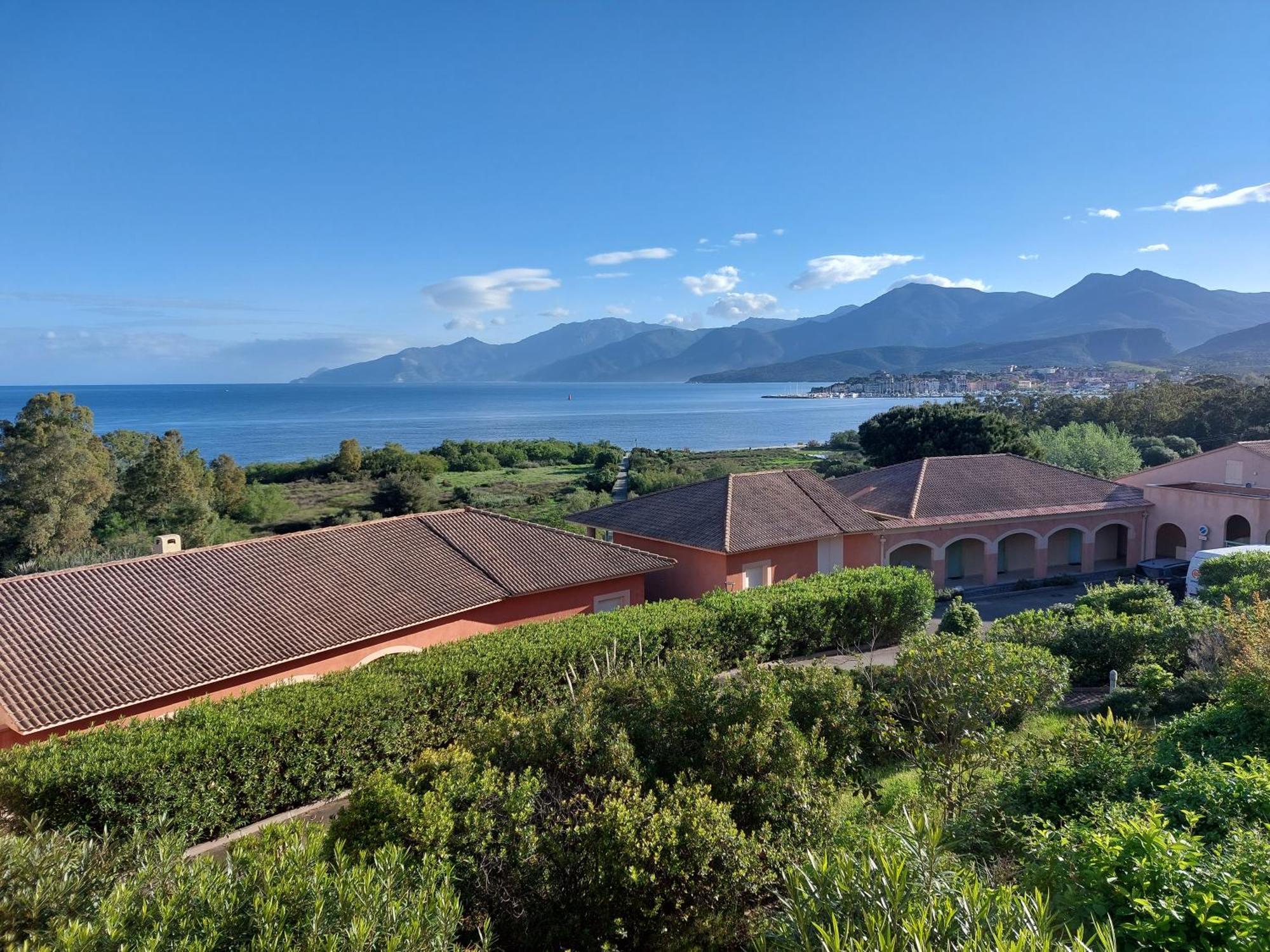 T3 Avec Terrasse Et Vue Panoramique Sur Le Golfe De Saint-florent, A 300m De La De La Roya Apartment